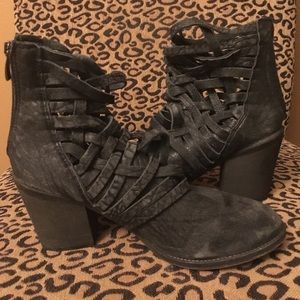 Carrera Bootie
3 1/2" heel